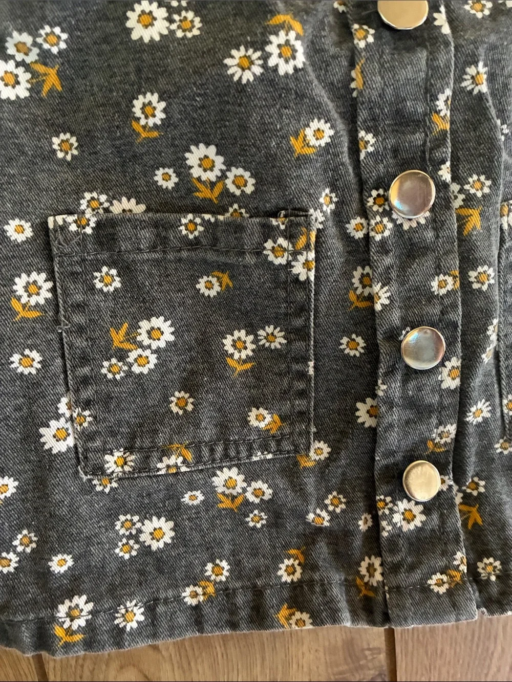 Daisy Fuentes Charcoal Denim Overall Dress with White & Yellow Daisies